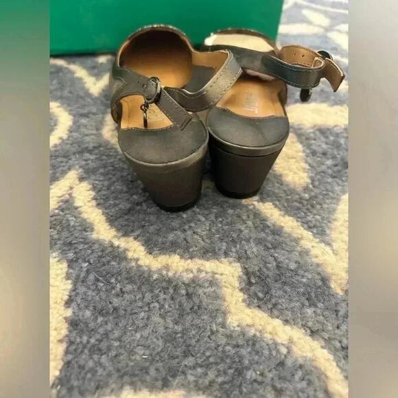 J. Renee Faleece Sling Back Heel 7 - Picture 5 of 7